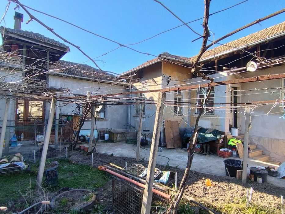 КЪЩА с.Руец! 5км. от гр.Търговище