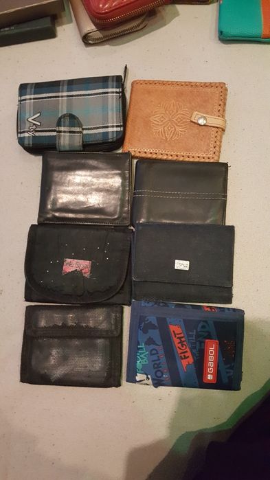 Продавам портфейли