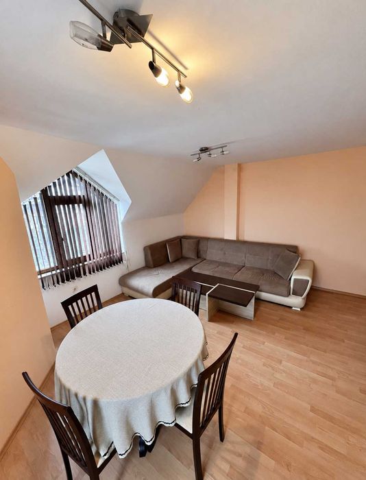 Тристаен под наем в Банско, 80 м², 2 спални – дългосрочно