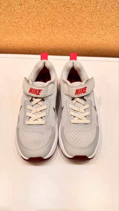 Кроссовки Nike на девочку размер 31,5