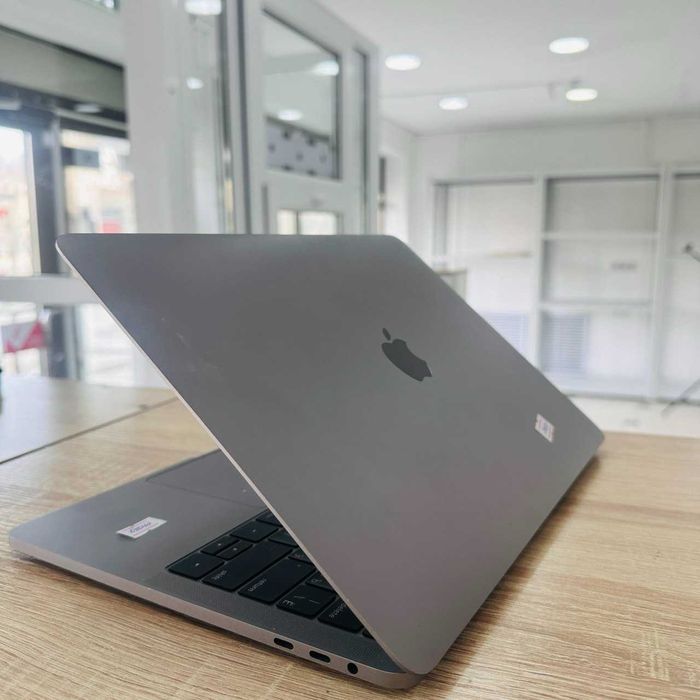 C32/ Ноутбук Apple MacBook Pro 2018 / sk154869