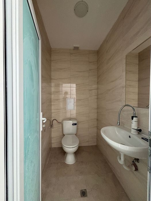 Дава се под наем Магазин в Банско - 81 кв.м за 400 € - Снимка #4