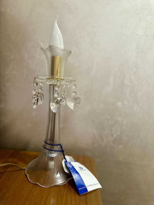 Настольная лампа прикроватная