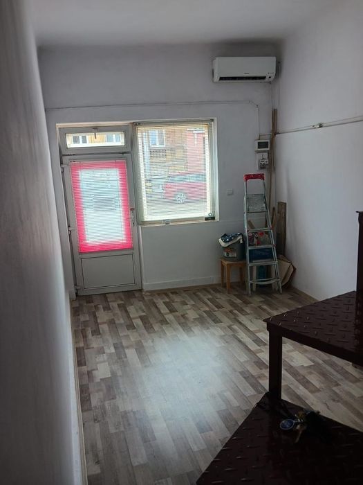 Două  Spații Comercial Cu Mansarda - Oradea,Zona Centrala