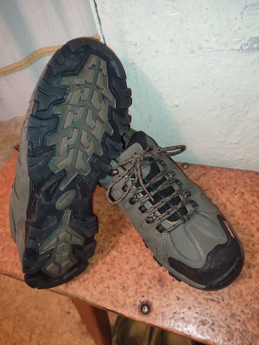 Демисезонные кроссовки Bona (размер: 45)