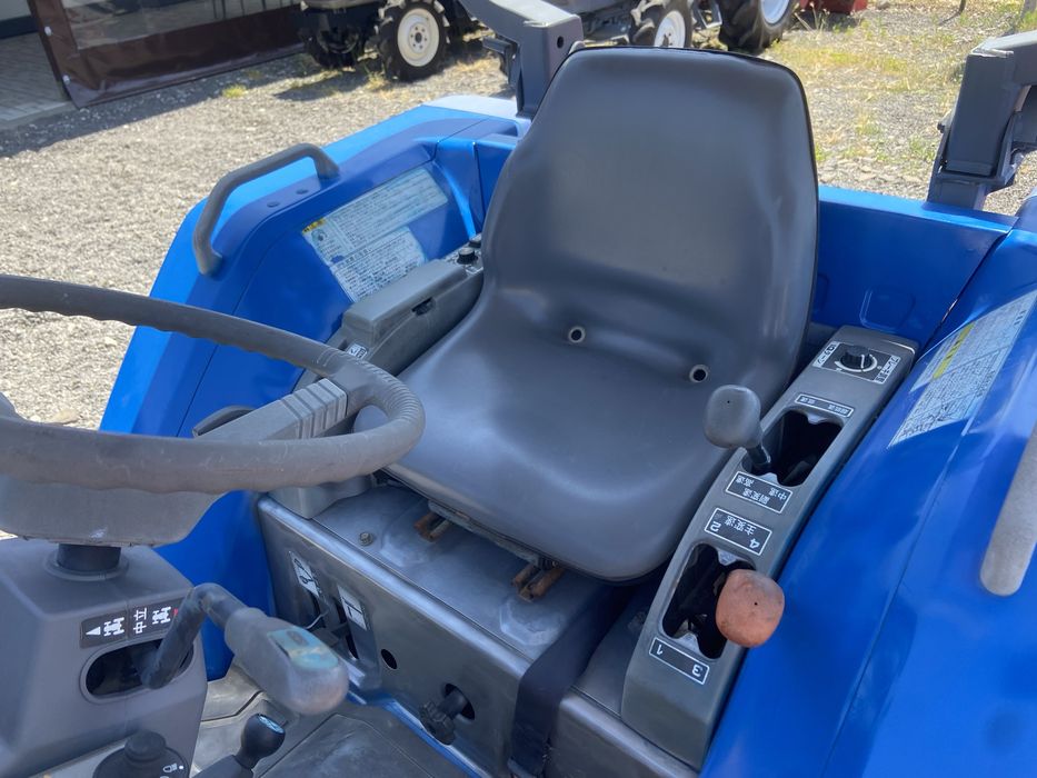Tractor agricol japonez iseki TG233, 4x4, 23 cp + tocator vegetatie