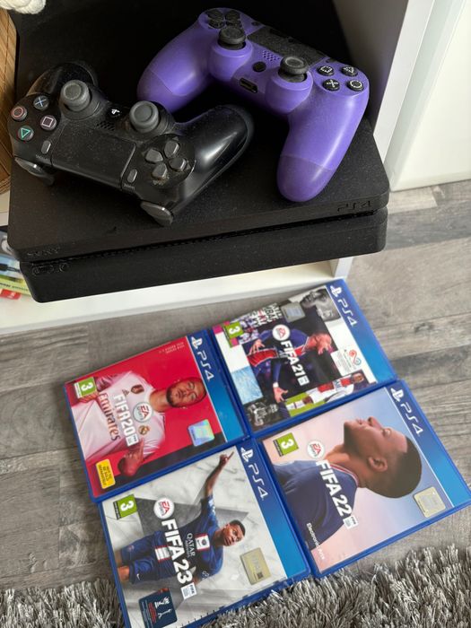 ps 4 с два джойстика и 4 фифи