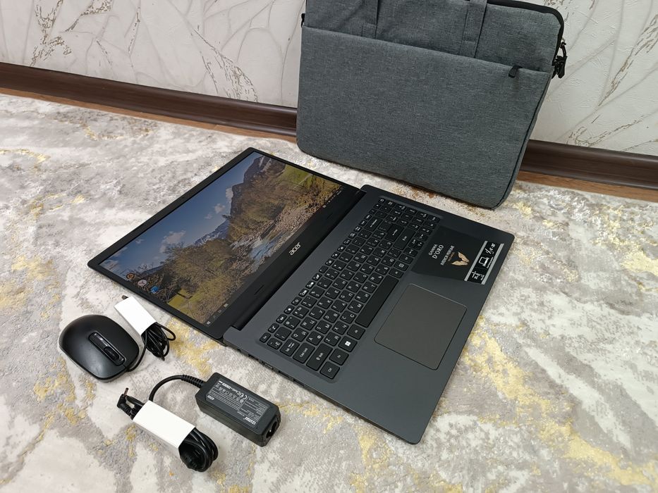 Ноутбук Acer RYZEN 3 + Сумка.