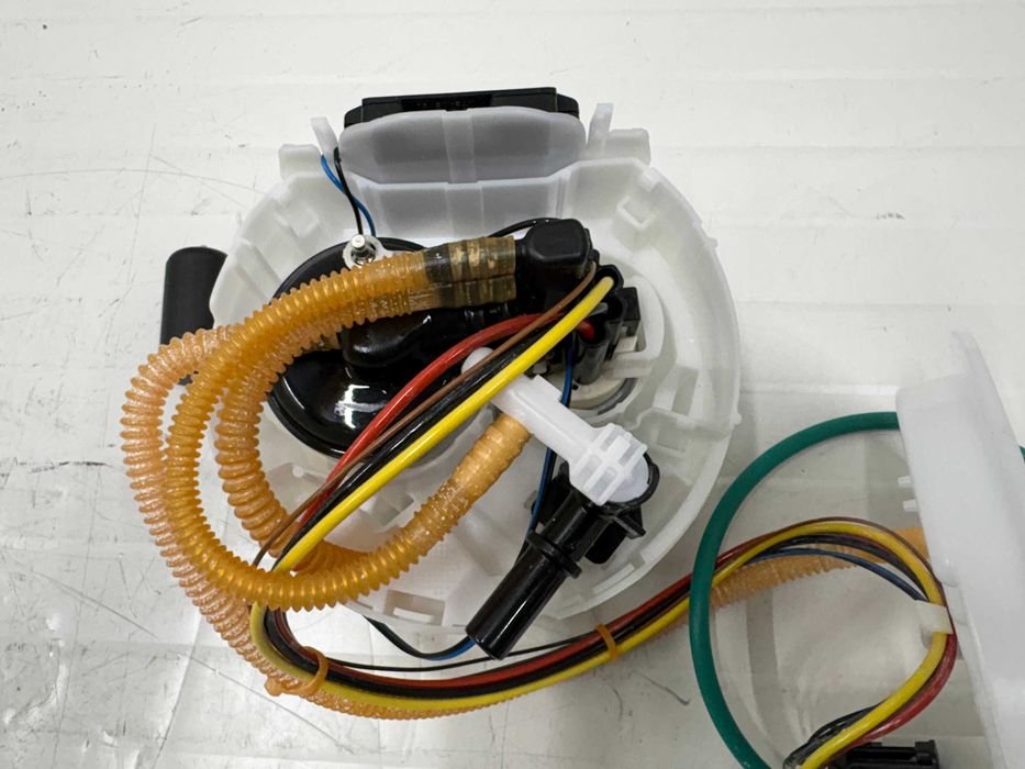 Помпа резервоар / Горивна помпа / БМВ Х5 Г05 Х6 Г06 Х7 Г07 Бензин