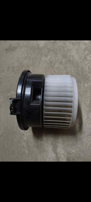 Продается моторчик задней печки