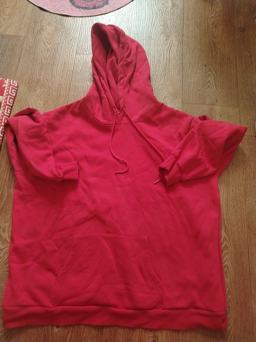 Продам худи красное