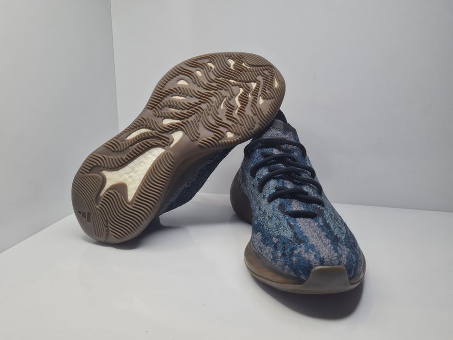 Маратонки Adidas  Yeezy 380 

Чисто нови без кутия. 

Размер 40 стелка