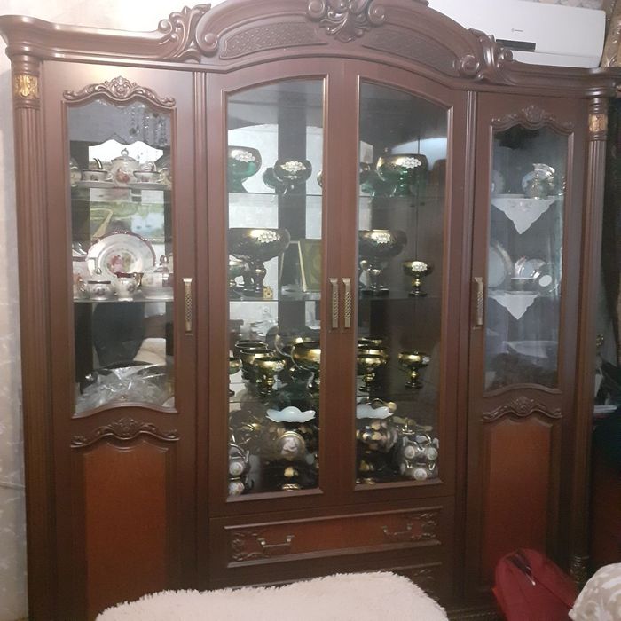 Mebel sotiladi..