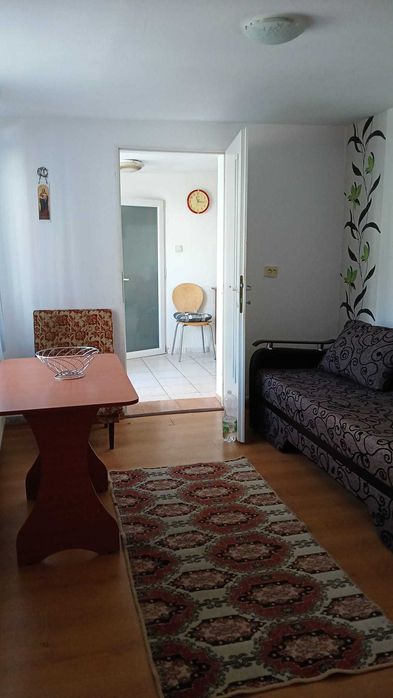 Inchiriez casa zona Brașovechi / Centrul Nou