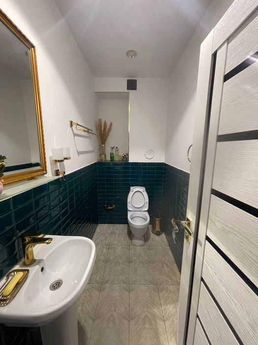 Магазин, салон продажа 261м ул. Моштабиб (Нукусская Амира Тимура)(ЛА)