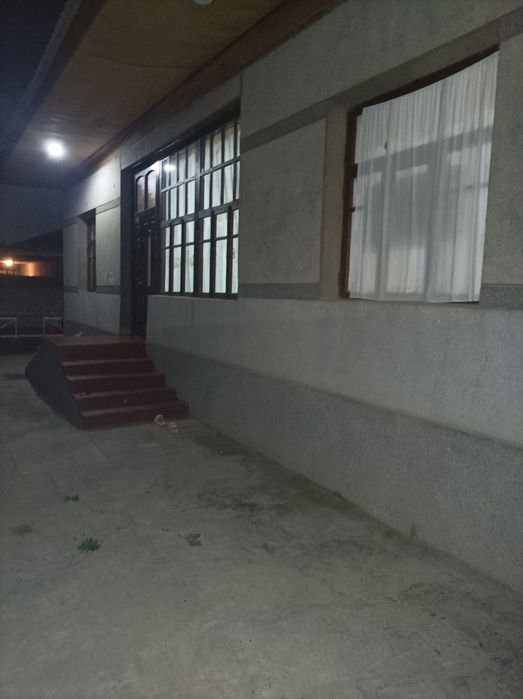 Уй сотилади 6сот сув газ свет ваифаи бор