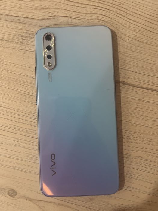Продам vivo 18 бу