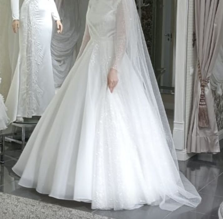 Свадебное платье.