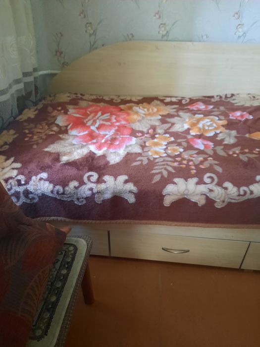 Спальня шифонер  тумбочка