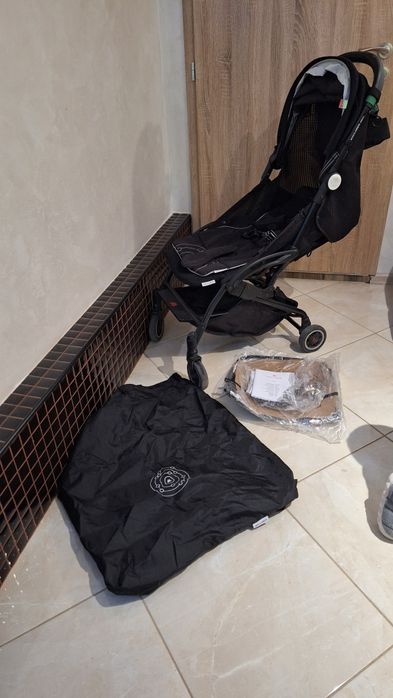 Детска количка Maclaren Atom - Супер лека и удобна за път!