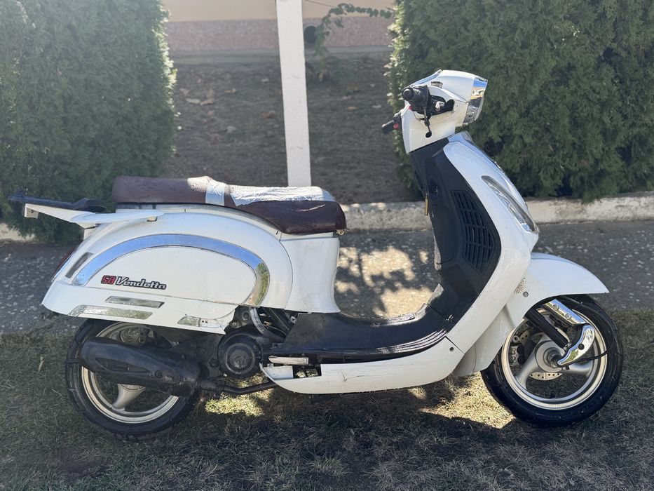 De vanzare scuter cu acte vendetta 49cc