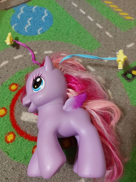 Caleasca Cenuseresei si My little pony, minnie mouse, carti activitati