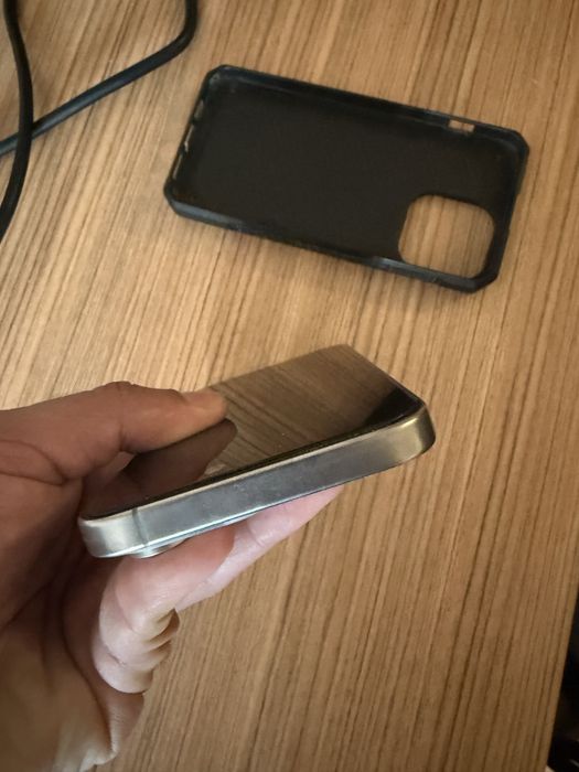 Vand iPhone 15 Pro Max