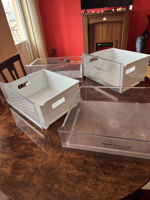 Rafturi si sertare combina frigorifica LG GBB72MCEFN