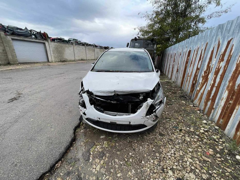Opel Zafira C Tourer 1.8 на части опел зафира ц 1.8 турер