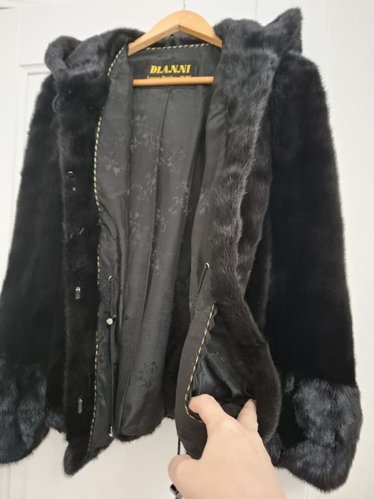 Женская.         шуба