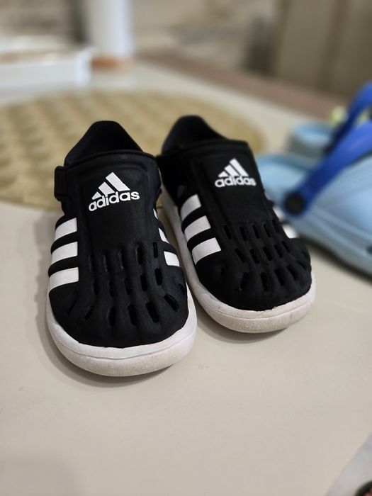 Sandale adidas mărimea 27