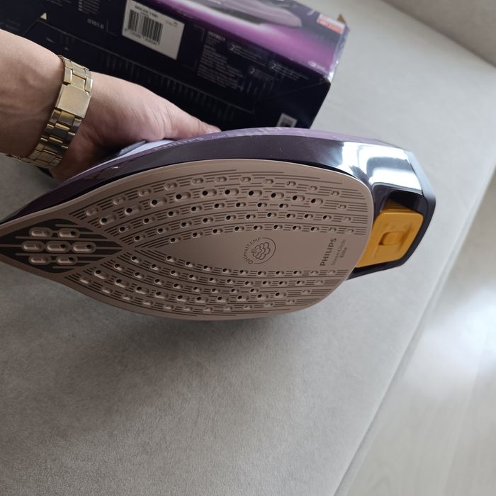 Продам утюг филипс новый