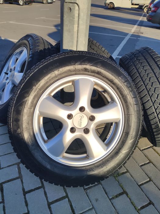 16" джанти 5x114.3 + зимни гуми 215/65R16 DOT2022 Honda CR-V