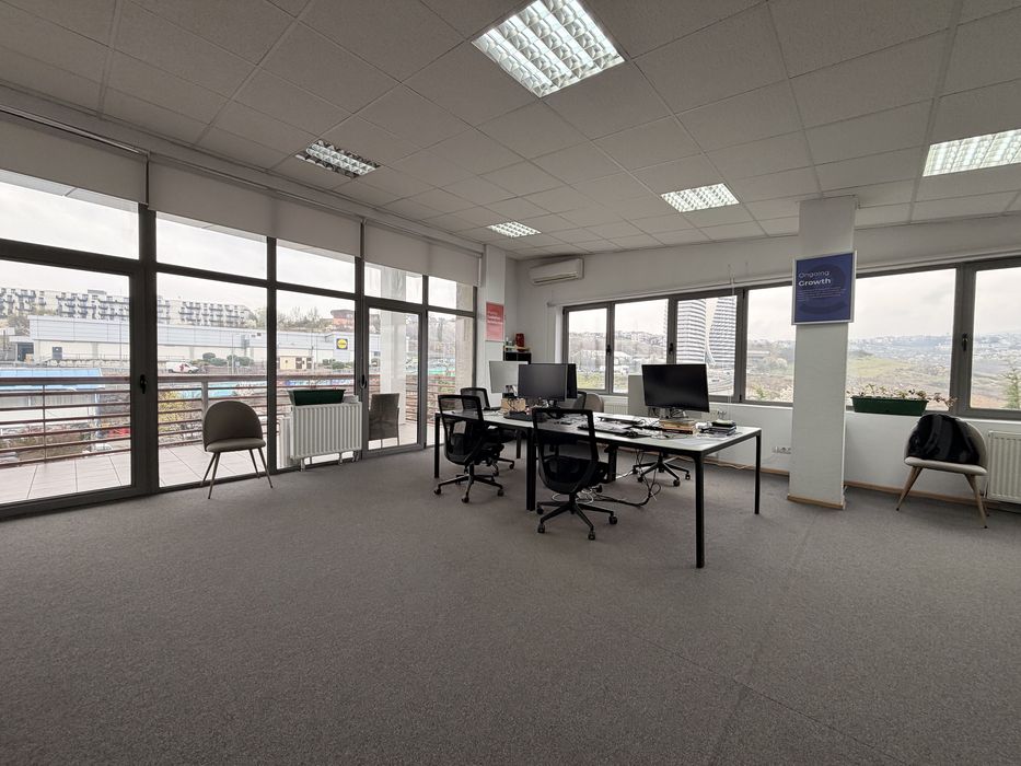 Birou 70 mp cu panorama deosebita, terasa si parcare, Frunzisului 76