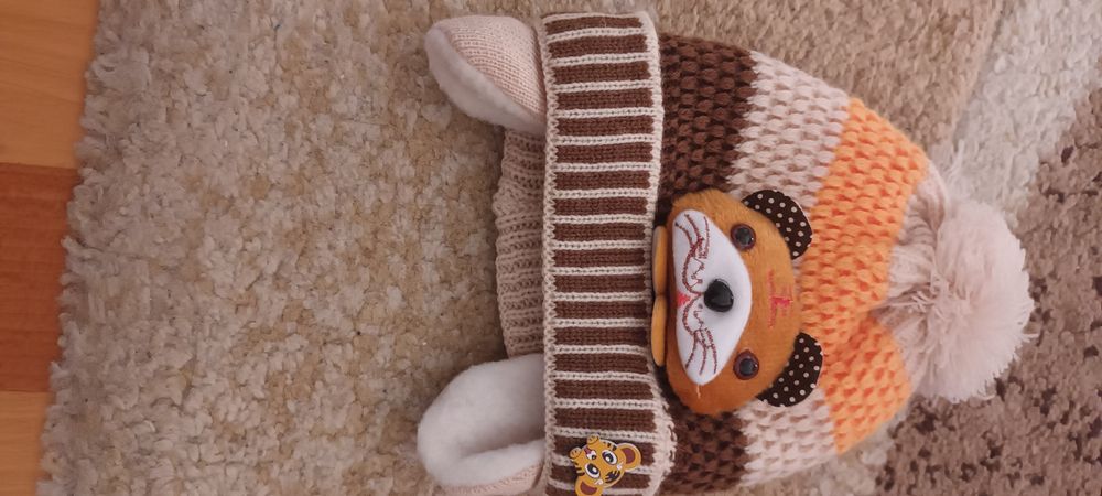 Бебешка шапка зимна