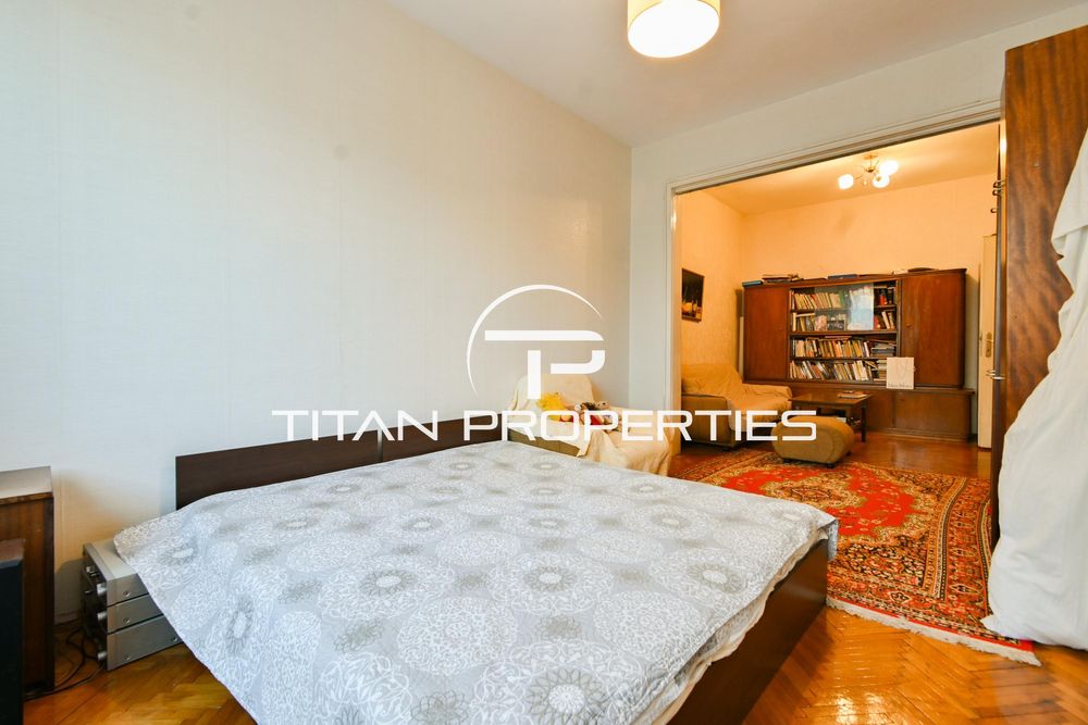 Продава се Тристаен апартамент в София, Център - 88 кв.м за 2955 €/кв.м - Снимка #6