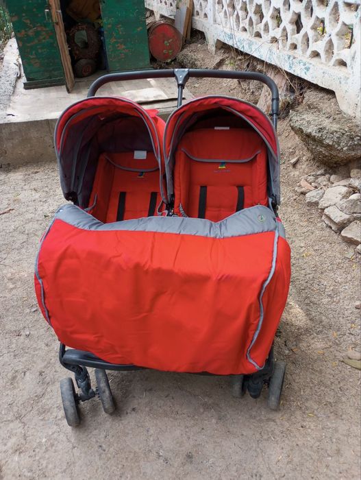 Коляска двухместная в хорошем состоянии