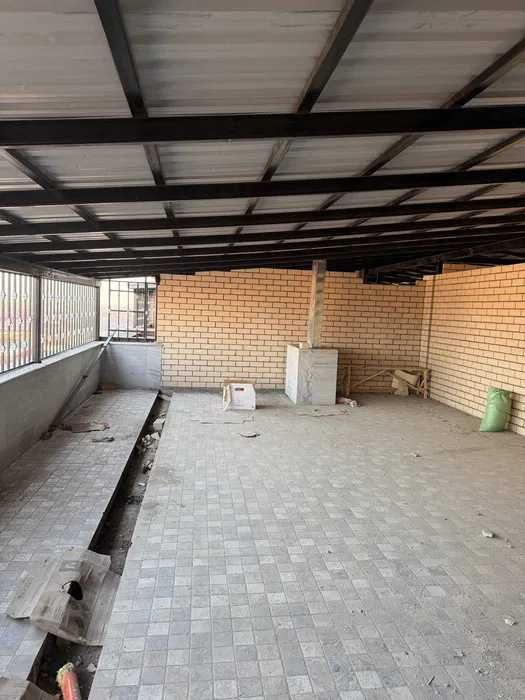 Moshina bozorda Kvartira.2 xona 53+53 Terrasa 74 000 $