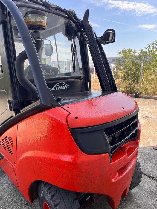 Motostivuitor Linde H30D Diesel 3T 2013 5.366 h 4,35 m 13500  EUR negociabil