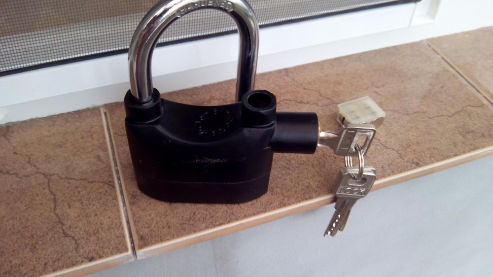 Lacat cu alarma 55 lei