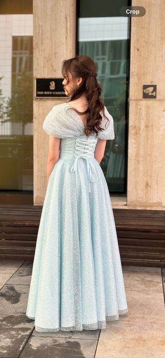 Продам  эксклюзивное платье.