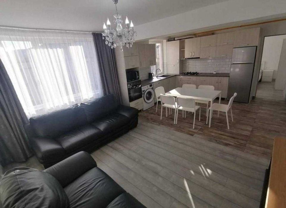 Дава се под наем Тристаен апартамент в Пловдив, Център - 100 кв.м за 450 € - Снимка #1