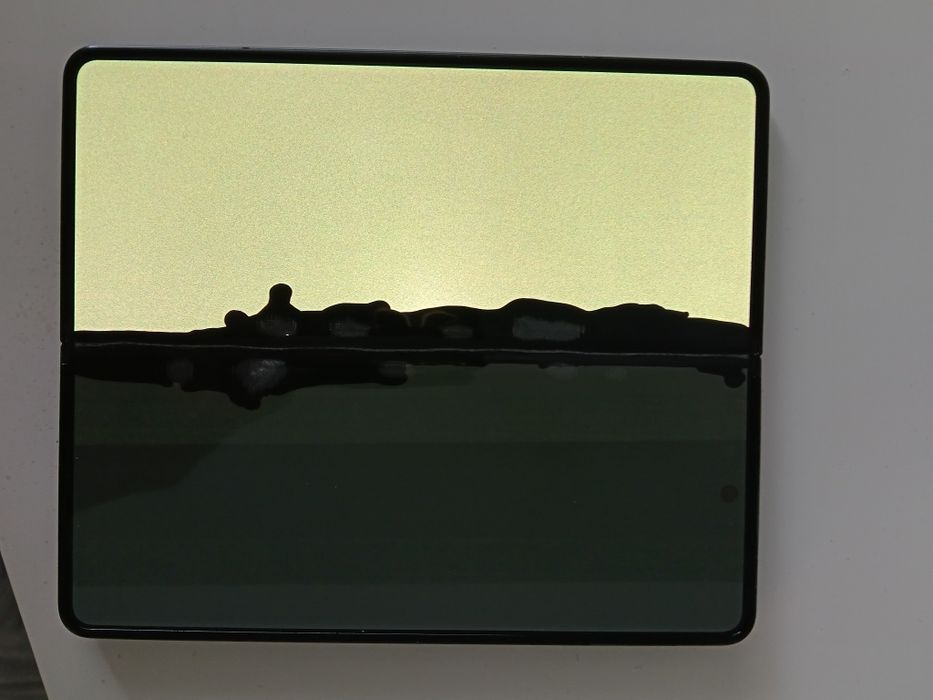Samsung z Fold 5 Displai mare crăpat