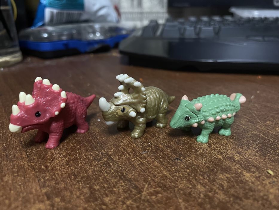 Динозавры киндер