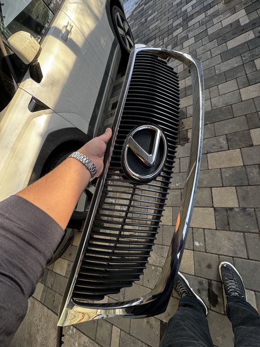 Решетка радиатора Lexus GS350 Highlander Hybride и обычные