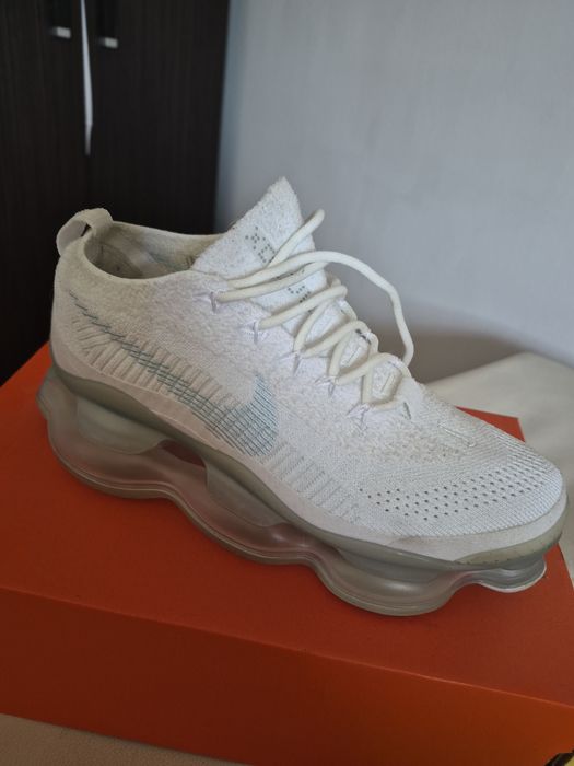 Vând adidasi Nike Scorpion