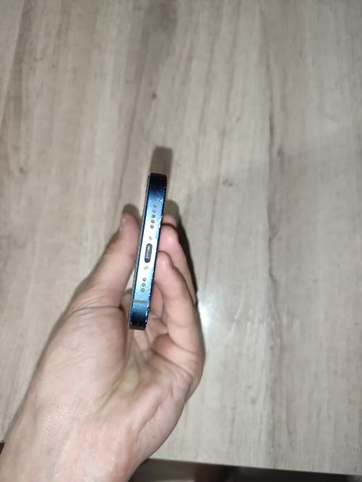 продам 13 айфон 128гб