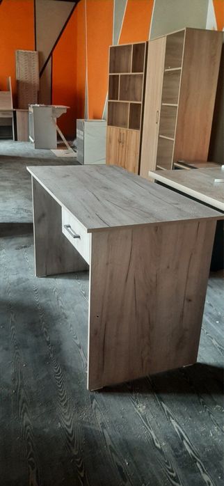 Ofisni stol sotiladi