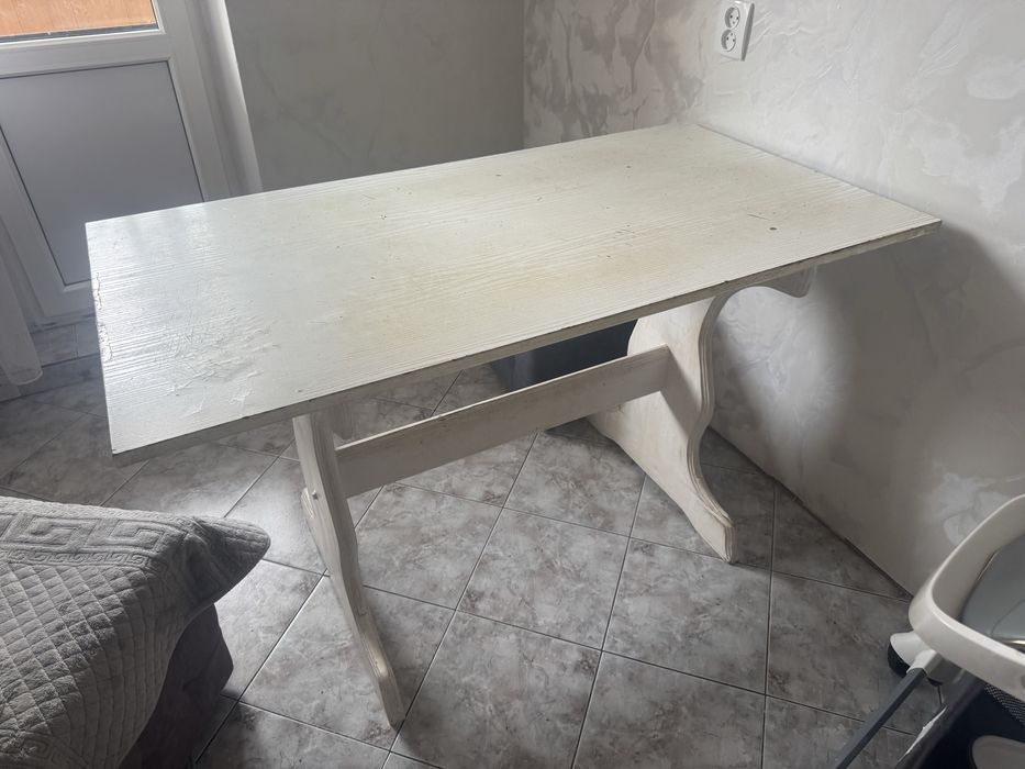Продам кухонный стол