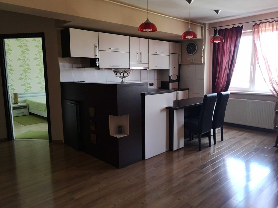 Vand apartament 76 mp si garaj subteran, bloc nou, etaj intermediar, lift, zona de sus